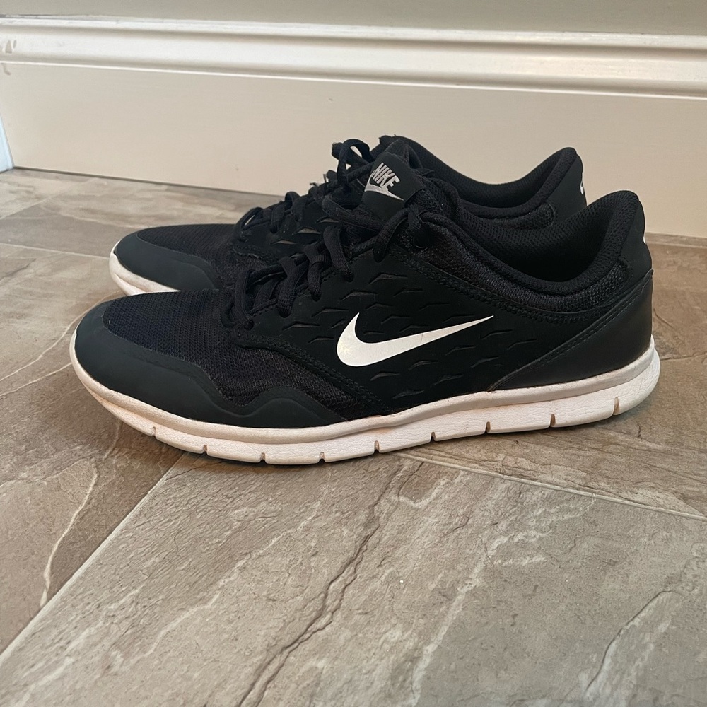 Women’s Size 8 Nike Sneaker